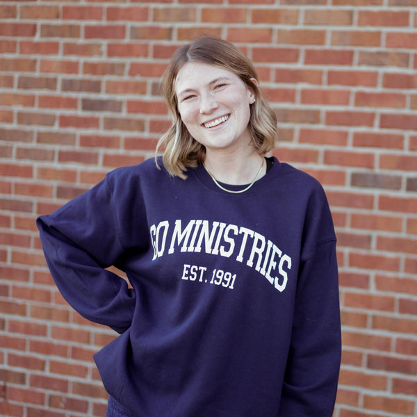 College Style Crewneck – Navy